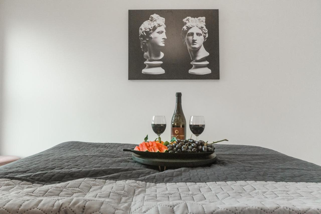Appartamento Lumina With Parking Near Atlas Arena *